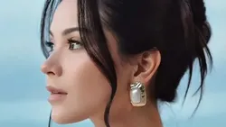 Maternity Ala Alyssa Daguise, Elegan Pakai Dress Putih di Pantai