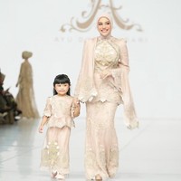 Ameena Hanna Nur Atta merupakan putri sulung Atta Halilintar dan Aurel Hermansyah. Dia sudah jadi “baby selebgram” sejak lahir. Ameena punya jutaan pengikut di Instagram dan sering tampil dalam konten YouTube keluarga mereka.Foto: Dok. Instagram