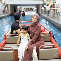 Moana jadi salah satu anak artis yang selalu jadi sorotan publik sejak bayi. Anak perempuan dari selebriti Ria Ricis dan mantan suaminya, Teuku Ryan ini selalu berhasil mencuri atensi lewat tingkah lucunya saat muncul di video atau postingan Instagram sang mama. Foto: Dok. Instagram