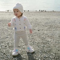 Baby Kyarra jadi salah satu bayi selebriti yang selalu menyedot perhatian publik. Putri pertama Jessica Mila dan Yakup Hasibuan ini sering muncul di Instagram sang mama dengan foto-foto elegan dan penuh cinta. Foto: Dok. Instagram