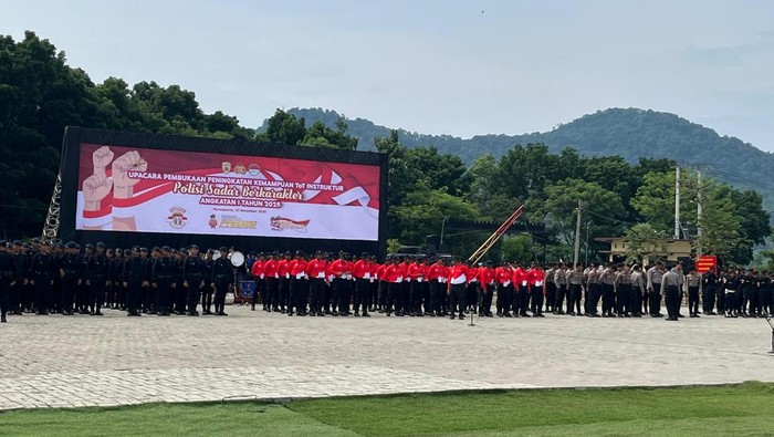 Apel pembukaan pelatihan eningkatan kemampuan instruktur bertajuk Polisi Sadar Berkarakter (Rumondang/detikcom)