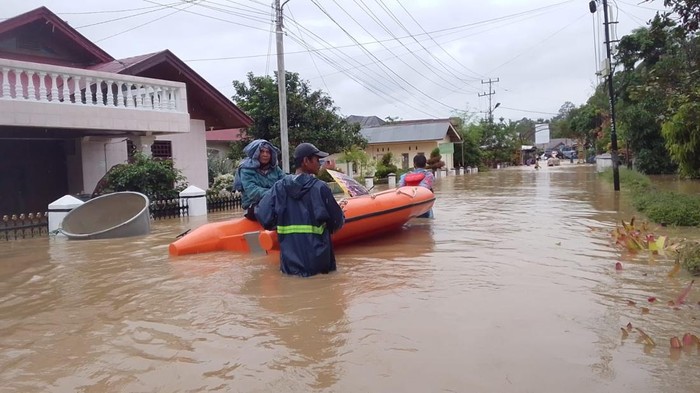 Banjir Menerjang Kota Solok Sumbar, 3.362 Warga Terdampak