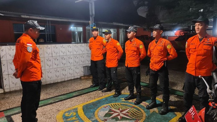 Basarnas Jambi mengirim bantuan personel penanganan banjir dan longsor di Sumatera Barat