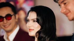 Davina Karamoy Merah Muda Menggoda