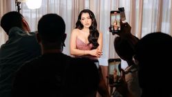 Davina Karamoy Merah Muda Menggoda