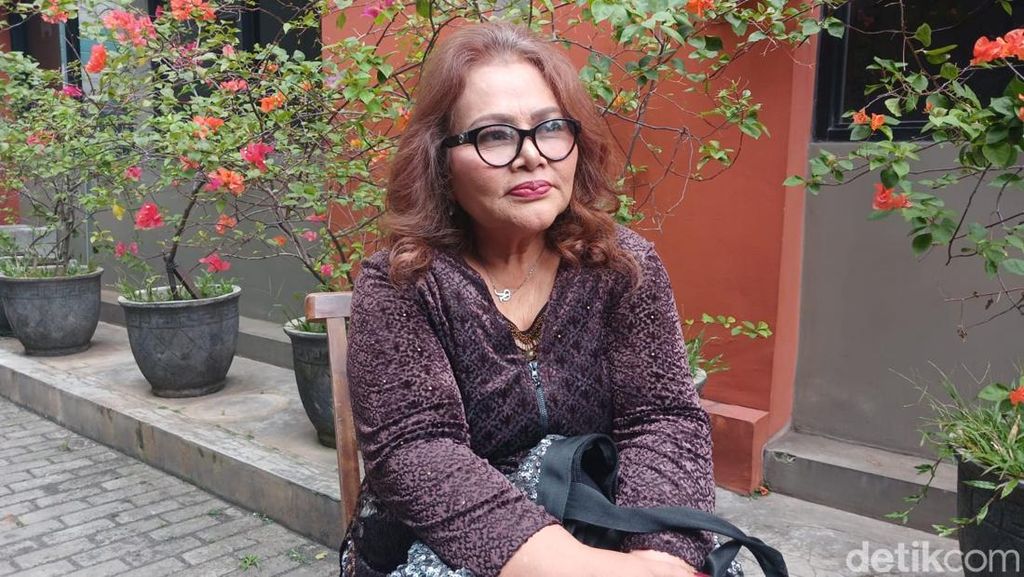 Ibunda Virgoun Khawatirkan Cucu di Tengah Masalah Inara Rusli
