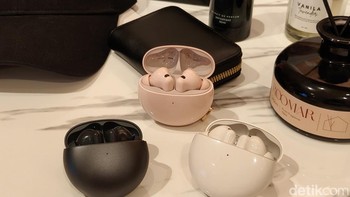 Huawei memperkenalkan Huawei FreeBuds 7i di Indonesia, True Wireless Stereo (TWS) sekelas flagship dengan harga bersahabat, yang merupakan penerus generasi sebelumnya, Huawei FreeBuds 6i. Foto: Rachmatunnisa/detikINET