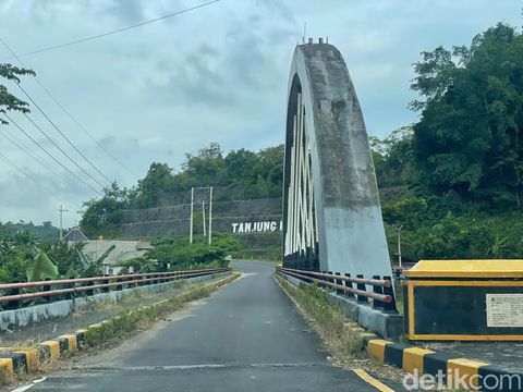 JLS di Kabupaten Malang Jembatan Bajulmati di JLS Kabupaten Malang