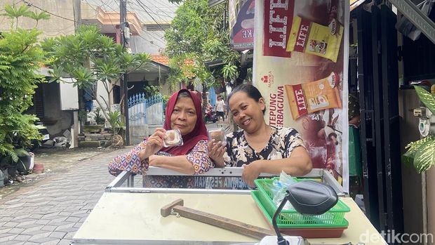 Kampung Kue Rungkut Surabaya