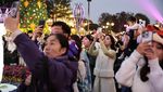 Kemeriahan Dekorasi Natal Sambut Pengunjung di Shanghai Disneyland