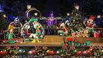 Kemeriahan Dekorasi Natal Sambut Pengunjung di Shanghai Disneyland