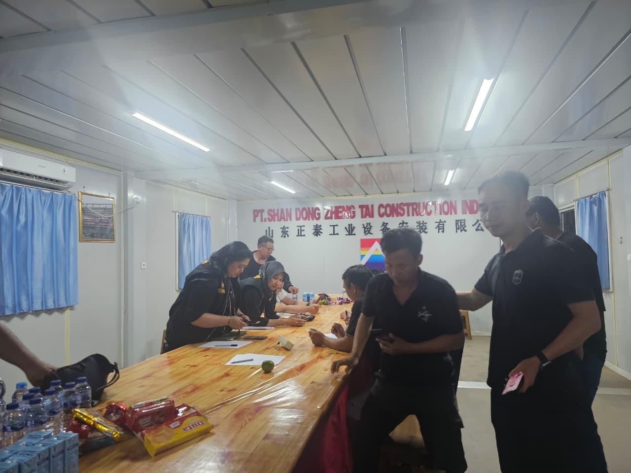 Kemnaker sidak terkait penerapan norma penggunaan tenaga kerja asing (TKA) di Kawasan Industri Ketapang, Kecamatan Pagar Mentimun, Kabupaten Ketapang, Kalimantan Barat, Selasa (11/11/2025). (Dok. Kemnaker)