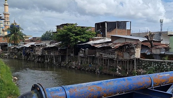 Kondisi Sungai Ancar, Kelurahan Kekalik Jaya, Kecamatan Sekarbela, Mataram, Kamis (27/11/2025). (Foto: Nathea Citra/detikBali)