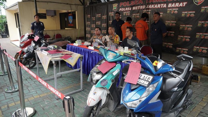 Konpers penangkapan duo jambret di Tambora, Jakarta Barat
