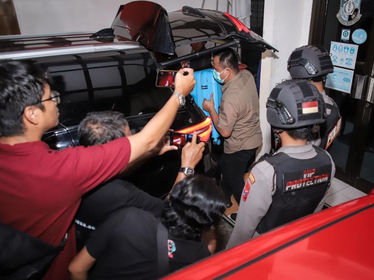 KPK Geledah Kantor di Surabaya Buntut OTT Bupati Ponorogo