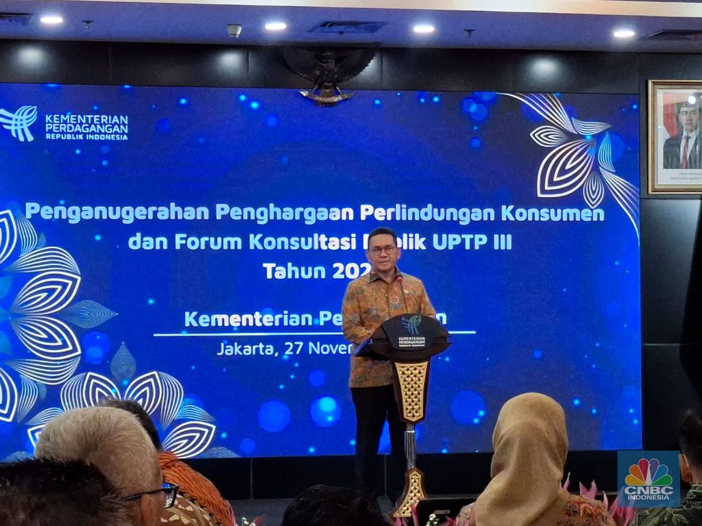 Menteri Perdagangan (Mendag). Budi Santoso dalam Penganugerahan Penghargaan Perlindungan Konsumen di Kemendag, Kamis (27/10/2025). (CNBC Indonesia/Ferry Sandi)