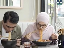 Momen Hangat Herfiza Novianti Saat Makan Bersama Keluarga