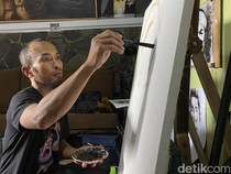 Nay Sulap Kopi-Jelaga Asap Jadi Karya Seni Bernilai Tinggi