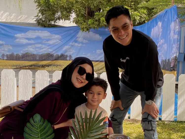 8 Foto Baim Wong & Paula Verhoeven Kembali Kompak Hadiri Acara Sekolah Anak