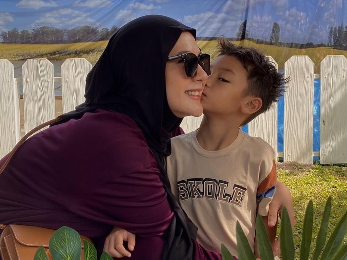 Paula Verhoeven dan Baim Wong