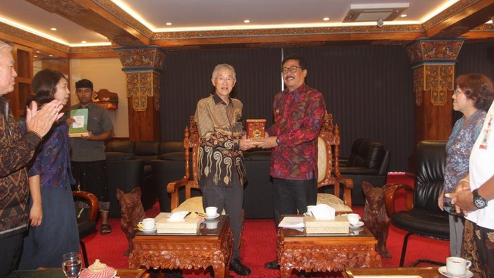 Penandatanganan LOI Pemerintah Gianyar dengan Pemerintah Kota Osaki, Jepang. (Pemkab Gianyar)