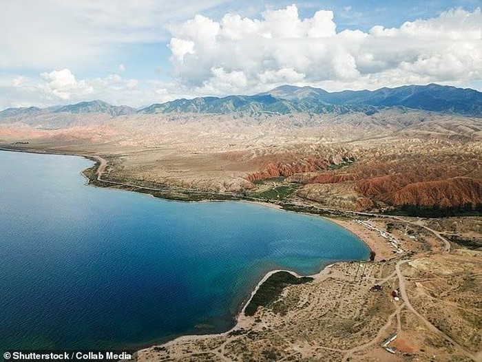 Penemuan jejak kota kuno di bawah Danau Issyk-Kul, yang memiliki kedalaman maksimum 668 meter