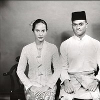 Di unggahan terbarunya di Instagram, Pevita memamerkan hasil pemotretannya dengan kamera tua tersebut. Bernuansa jadul, foto tersebut tampak berwarna hitam-putih. Foto: Instagram/@pevpearce