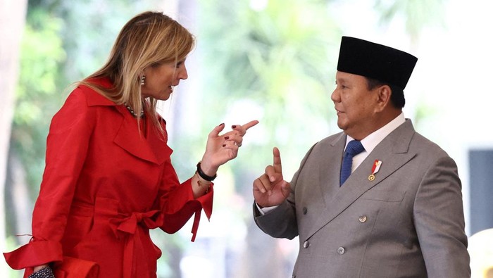Netherlands' Queen Maxima, the UN Secretary-General's Special Advocate for Financial Health (UNSGSA) talks with Indonesian President Prabowo Subianto, as they meet at Merdeka Palace in Jakarta, Indonesia, November 27, 2025. REUTERS/Willy Kurniawan     TPX IMAGES OF THE DAY