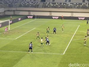 Babak Pertama PSBS Biak Vs Persijap Sama Kuat 1-1