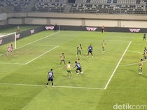 Babak Pertama PSBS Biak Vs Persijap Sama Kuat 1-1