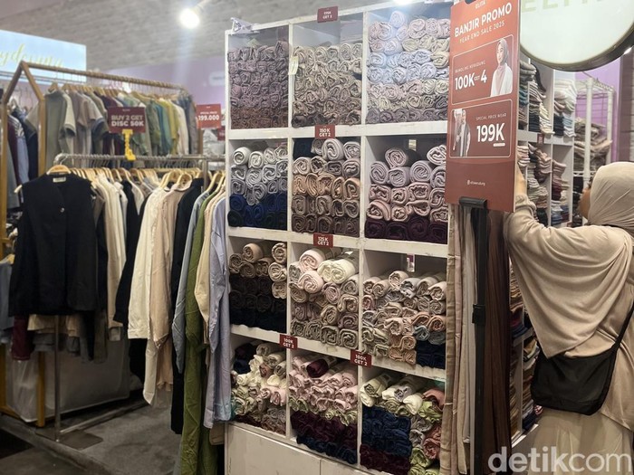 Bazar hijab dan busana muslim Rendezvous Modest Market kembali digelar mulai dari 26-30 November 2025, di AEON Mall Tanjung Barat, Jakarta Selatan.