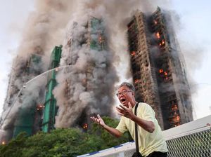 Video: Korban Kebakaran Apartemen Hong Kong Pilih Mengungsi di Mal