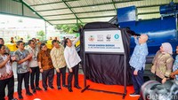Acara pembukaan TPS3R yang merupakan hasil kerja sama multipihak tersebut dihadiri Wakil Menteri Lingkungan Hidup bersama perwakilan PT Nestlé Indonesia, WWF Indonesia, Waste4Change, serta Wakil Kepala Dinas Lingkungan Hidup DKI Jakarta.