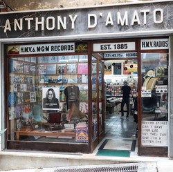 Potret Toko Rekaman Peninggalan 1885 yang Masih Hidup di Valletta