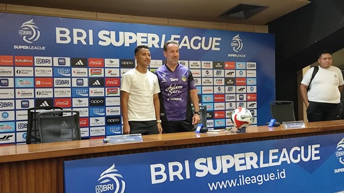 Jumpa pers PSIM Jogja di Stadion Gelora Bung Karno, Jakarta, Kamis (27/11/2025).