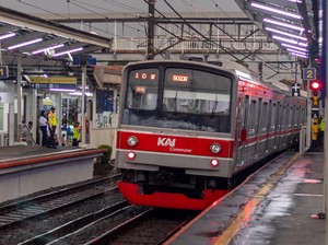 Viral Cerita Penumpang KRL Pergoki Pria Ngintip di Bawah Peron, KAI Telusuri