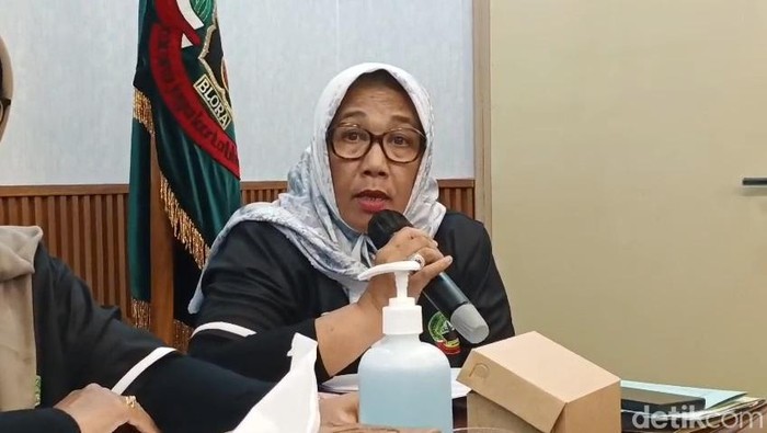 Wakil Bupati dan Ketua Tim Satgas MBG Blora Sri Setyorini saat memberikan keterangan ditemui di ruang rapat Setda Blora.