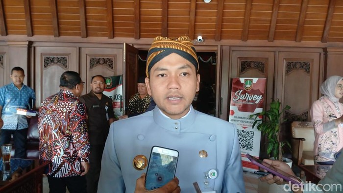 Wali Kota Solo, Respati Ardi ditemui di Kantor DPRD Solo, Kamis (27/11/2025).