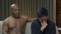 Agan Harahap memperlihatkan Mike Tyson dengan Insanul Fahmi dalam Instagram miliknya. Foto: dok instagram Agan Harahap