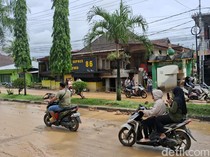 Banjir Pasar Baru-Unand Surut, Jalan sudah Bisa Dilalui Kendaraan