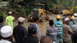 Material Longsor Timbun Jalan di Tapanuli Selatan, Warga Diminta Waspada
