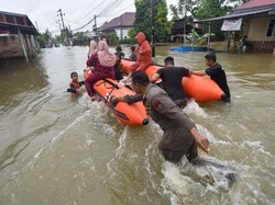 Netizen Ramai Doakan Tim SAR Selamatkan Korban Banjir Bandang Sumatra