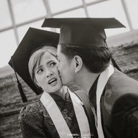 Di salah satu momen terlihat Dwi Andhika yang mencium mesra pipi Chika. Kemessraan keduanya pun kerap bikin netizen ikut gemas. Foto: Instagram/@dwiandhika3486