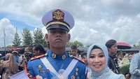 Ia menumpahkan kebahagiaan dalam Instagram miliknya. Foto: dok instagram Dewi Perssik