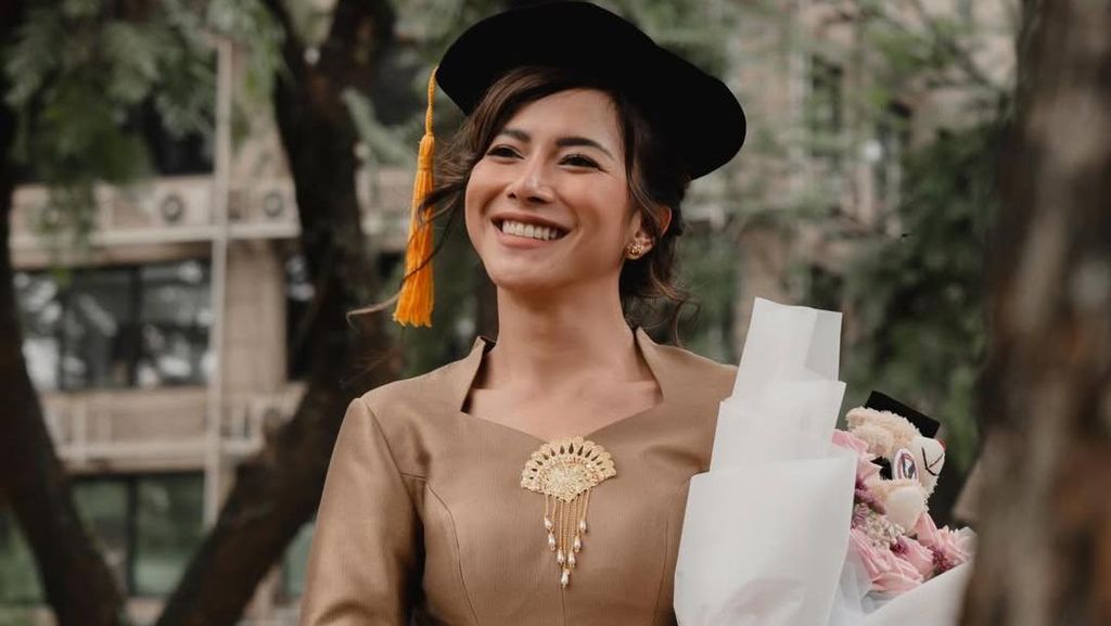 Dita Fakhrana Lulus S1: Whats Next?