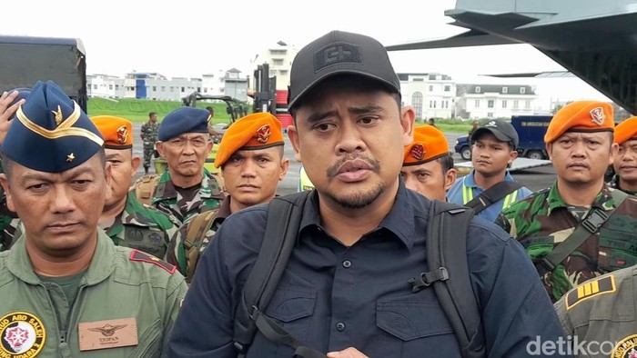 Gubsu Bobby Nasution dan Danlanud Soewondo Marsma TNI Tiopan Hutapea sebelum berangkat ke Sibolga-Tapteng. (Foto: Nizar Aldi/detikSumut)
