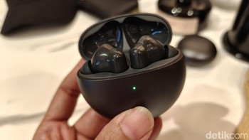 Huawei FreeBuds 7i dijual eksklusif di online platform Huawei Online Store serta beberapa e-commerce terkemuka seperti Shopee, TikTok Shop, Tokopedia, Blibli, Lazada mulai 5 Desember 2025 seharga Rp 899.000. Foto: Rachmatunnisa/detikINET