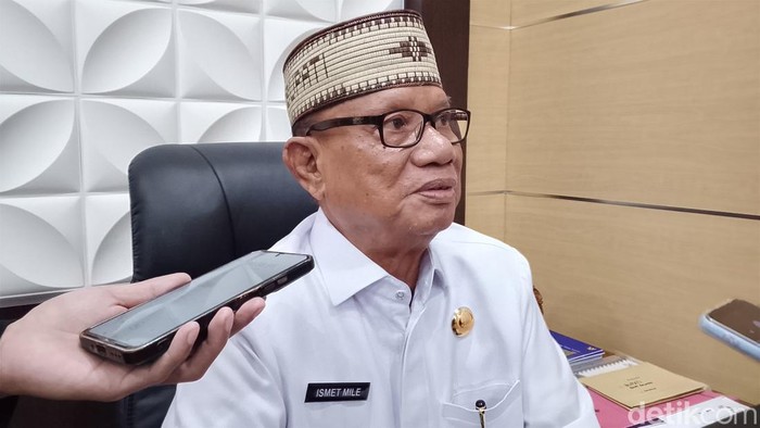 Bupati Bone Bolango, Ismet Mile.