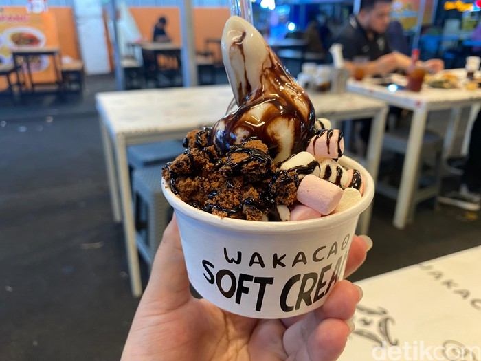 Jajanan Enak di Kuliner Pagi Malam Tebet