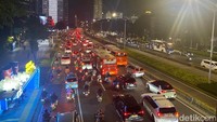 Lalin di Jalan Sudirman-Gatot Subroto Jakarta Macet Parah Malam Ini